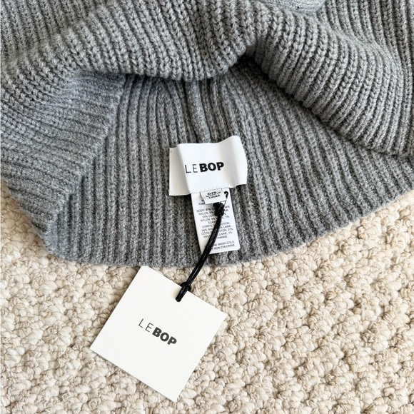 NWT! Le Bop • Heather Grey Florence Balaclava Knit Hood. - Picture 3 of 6